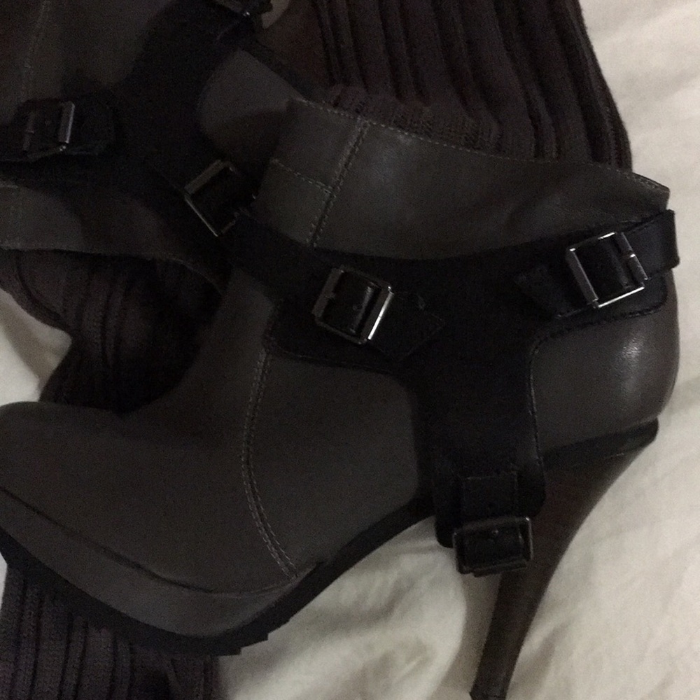 Sock Shoe - Picture 2 of 3